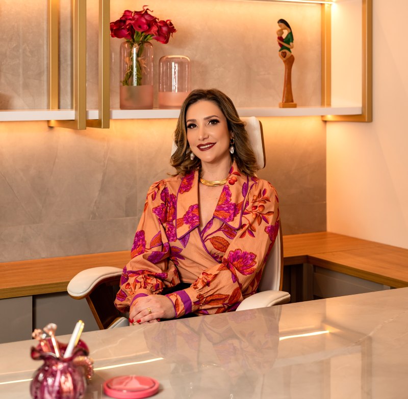 Dra Paula Ávila